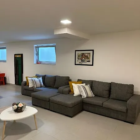 Santiago 2 * קאסטלו דו נייבה